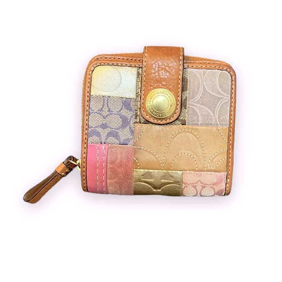 Coach Handbags - Coach Multipatch Wallet